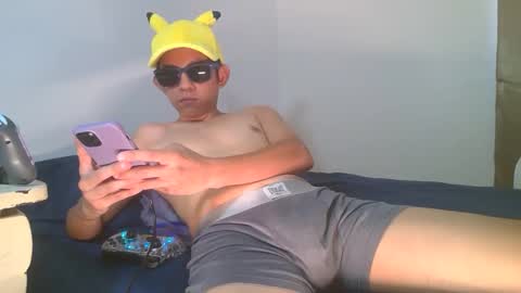 cry_guy online show from September 21, 6:19 pm