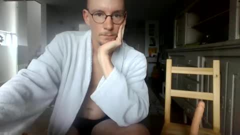 cum_swallow_bi online show from June 8, 4:30 pm