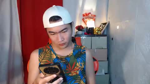 Snapshot of cumhavefun25 chatting on October 7, 12:04 am ask me online show from October 7, 12:04 am