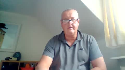 curiousax77 online show from June 10, 11:34 am