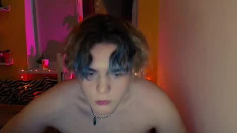 curlyboy_1 online show from November 13, 4:22 pm