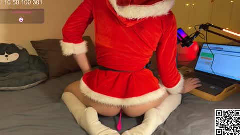 Snapshot of curlyboyy_ chatting on December 25, 11:31 pm Mike pvt is open online show from December 25, 11:31 pm