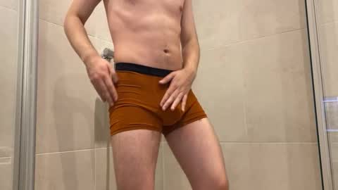 Mike  pvt is open online show from October 26, 10:12 pm