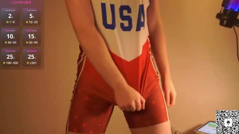 Snapshot of curlyboyy_ chatting on February 23, 5:57 pm Mike pvt is open online show from February 23, 5:57 pm