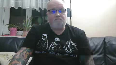 Snapshot of curtus14 chatting on December 8, 9:41 pm curtus14 online show from December 8, 9:41 pm