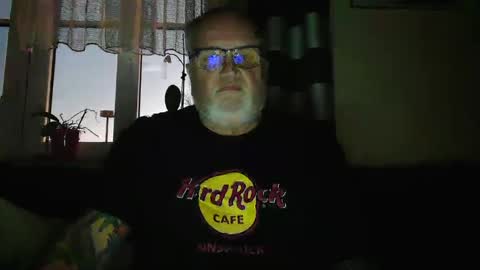 Snapshot of curtus14 chatting on December 25, 3:49 pm curtus14 online show from December 25, 3:49 pm