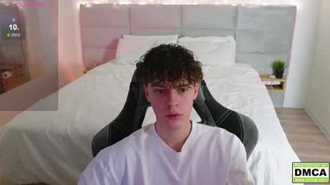 Snapshot of cute_thomas chatting on December 12, 5:15 pm Thomas - online show from December 12, 5:15 pm