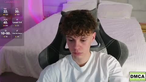 Snapshot of cute_thomas chatting on December 25, 8:07 pm Thomas - online show from December 25, 8:07 pm