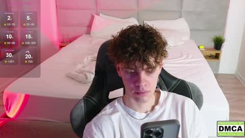 Snapshot of cute_thomas chatting on February 4, 6:06 pm Thomas - online show from February 4, 6:06 pm