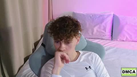 Snapshot of cute_thomas chatting on October 18, 7:41 pm Thomas - online show from October 18, 7:41 pm