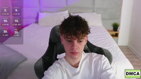 Snapshot of cute_thomas chatting on January 26, 9:29 pm Thomas - online show from January 26, 9:29 pm