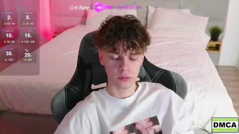 Snapshot of cute_thomas chatting on January 21, 8:43 pm Thomas - online show from January 21, 8:43 pm
