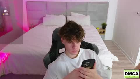 Snapshot of cute_thomas chatting on February 10, 5:30 pm Thomas - online show from February 10, 5:30 pm