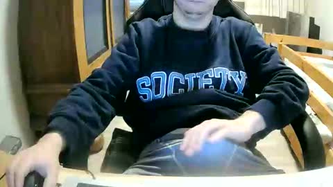 Cuteboy090 online show from March 18, 9:12 am