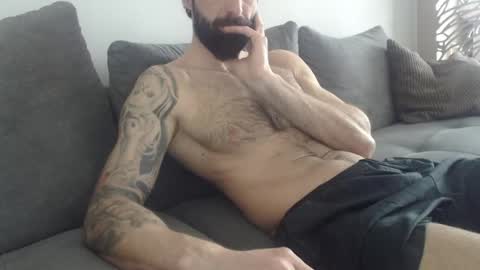 cuteeboy online show from April 17, 6:27 am