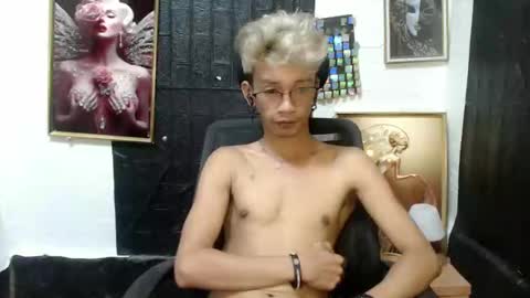 cutie_mico online show from February 24, 7:11 am