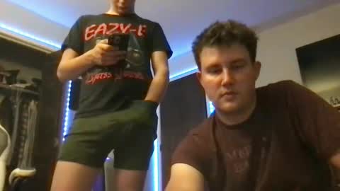 Snapshot of d_dart chatting on September 11, 3:38 am Aeboy12 online show from September 11, 3:38 am