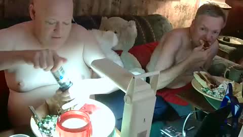 Snapshot of daddycubbyhubby chatting on October 17, 4:16 am Daddy online show from October 17, 4:16 am