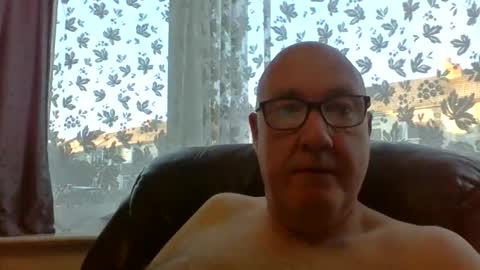 daddyhere4uall6 online show from November 21, 8:13 am