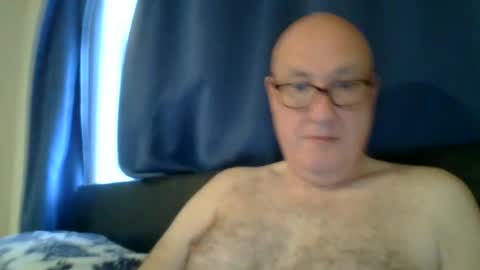 daddyhere4uall6 online show from November 28, 8:16 am