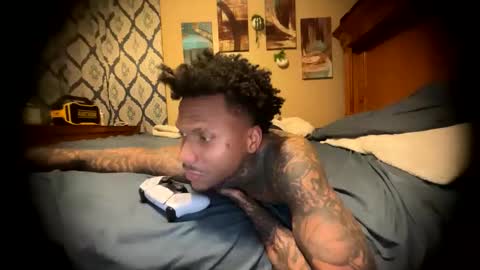 sexy tatted king bbc online show from April 18, 2:02 am