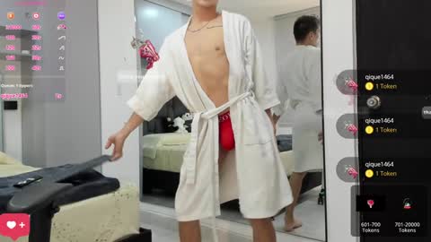 Snapshot of daddyrich4u chatting on December 2, 8:53 pm daddyrich4u online show from December 2, 8:53 pm