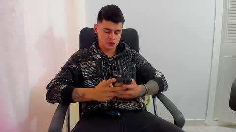 Snapshot of dage_19 chatting on March 6, 11:36 am my name is Jhon and I live in colombia online show from March 6, 11:36 am