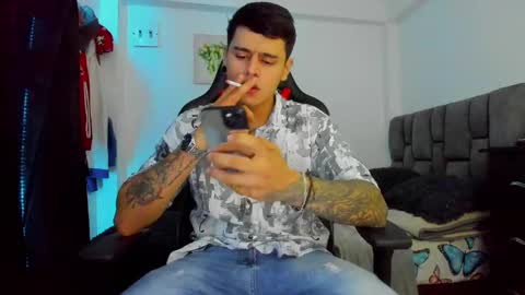 Snapshot of dage_19 chatting on February 25, 11:41 am my name is Jhon and I live in colombia online show from February 25, 11:41 am