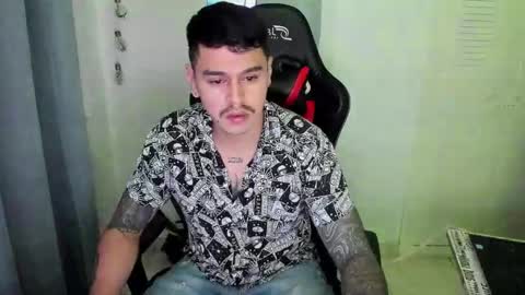 Snapshot of dage_19 chatting on October 16, 4:31 am my name is Jhon and I live in colombia online show from October 16, 4:31 am