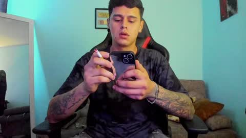 Snapshot of dage_19 chatting on December 18, 3:58 am my name is Jhon and I live in colombia online show from December 18, 3:58 am