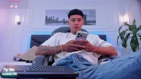 DAMIAN online show from December 22, 12:57 pm