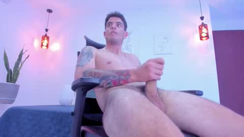 Snapshot of damian_bull chatting on October 8, 8:13 pm D A M I A N online show from October 8, 8:13 pm