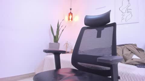 D A M I A N online show from December 1, 12:13 am