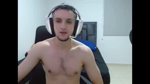 Snapshot of damian_player chatting on October 29, 6:38 am damian_player online show from October 29, 6:38 am