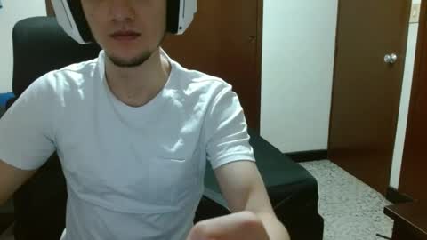 Snapshot of damian_player chatting on December 13, 8:21 am damian_player online show from December 13, 8:21 am