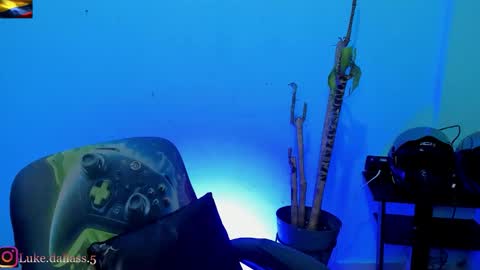 damian_tornerr online show from March 3, 8:00 am