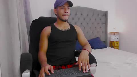 instagram damiannreed. online show from November 24, 10:55 pm