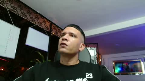 Snapshot of damyan_2003 chatting on October 11, 4:27 am damyan_2003 online show from October 11, 4:27 am