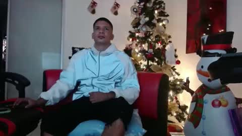 Snapshot of damyan_2003 chatting on December 6, 12:49 pm damyan_2003 online show from December 6, 12:49 pm