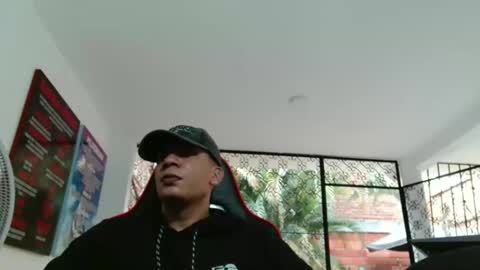 Snapshot of damyan_2003 chatting on March 4, 3:04 pm damyan_2003 online show from March 4, 3:04 pm