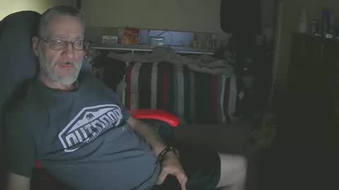 dan137111 online show from April 23, 10:42 am