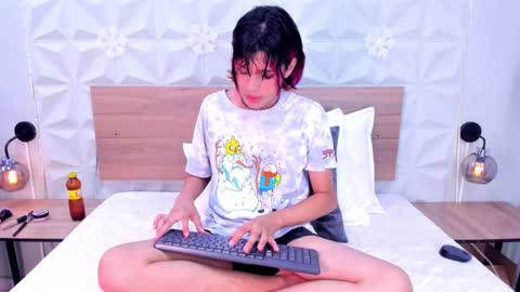 D A N online show from December 5, 1:02 am