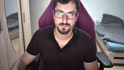 Snapshot of dan_the_man405 chatting on September 8, 6:29 pm King Dan online show from September 8, 6:29 pm