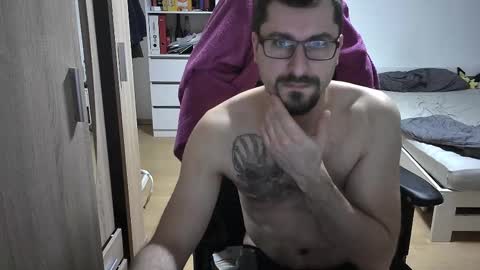 Snapshot of dan_the_man405 chatting on February 25, 7:25 pm King Dan online show from February 25, 7:25 pm