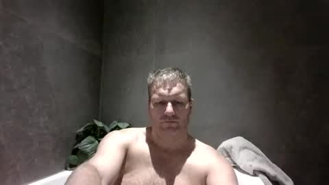 Snapshot of daniel0805 chatting on February 14, 9:13 am daniel0805 online show from February 14, 9:13 am