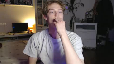 Daniel online show from April 3, 6:48 pm