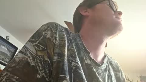 Daniel    y. online show from February 1, 9:13 pm