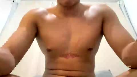 Snapshot of danielvg686413 chatting on February 7, 2:51 am Masked online show from February 7, 2:51 am