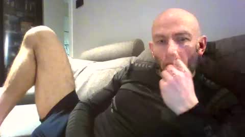 Snapshot of danny81boy chatting on February 23, 9:14 pm danny81boy online show from February 23, 9:14 pm