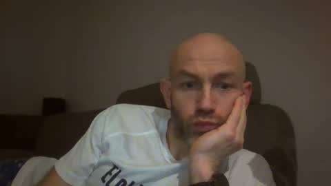 Snapshot of danny81boy chatting on February 8, 11:24 pm danny81boy online show from February 8, 11:24 pm